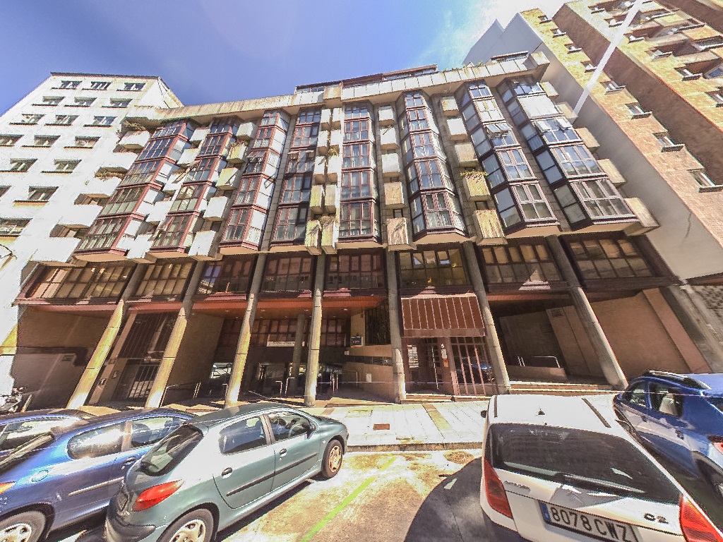 Alquilo ático en calle Juan Flórez