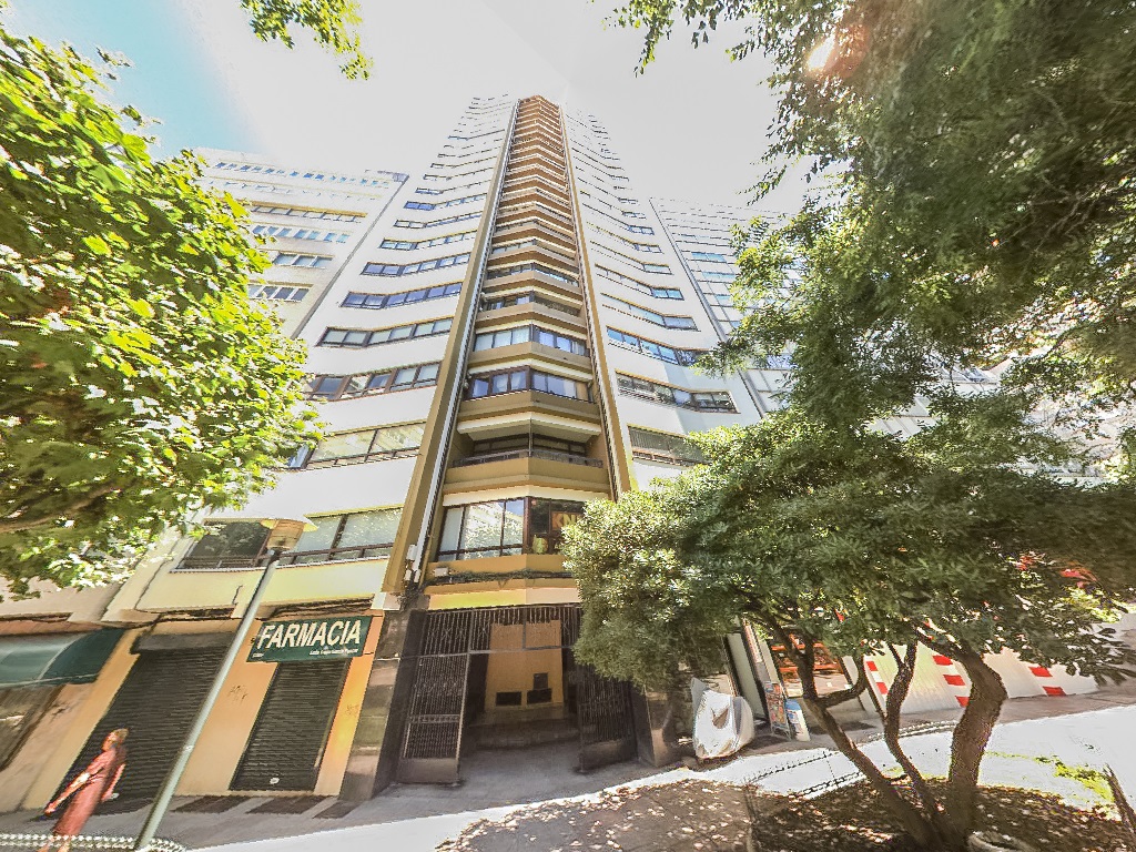 Alquilo ático en calle Juan Flórez